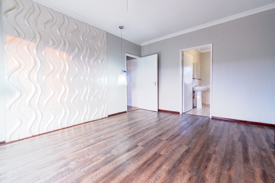 4 Bedroom Property for Sale in Radiokop Gauteng