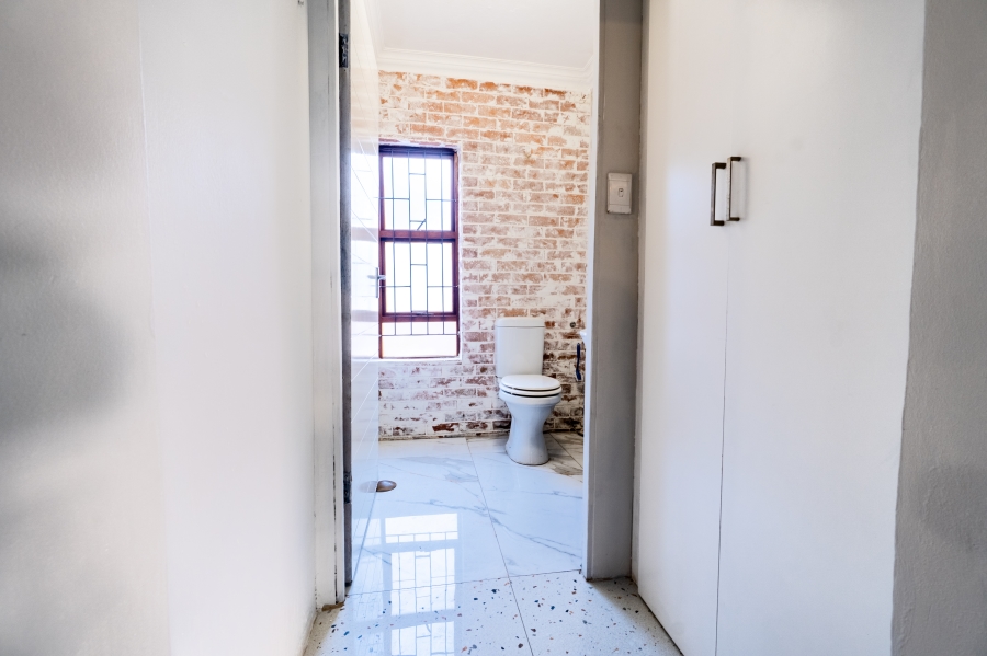 4 Bedroom Property for Sale in Radiokop Gauteng