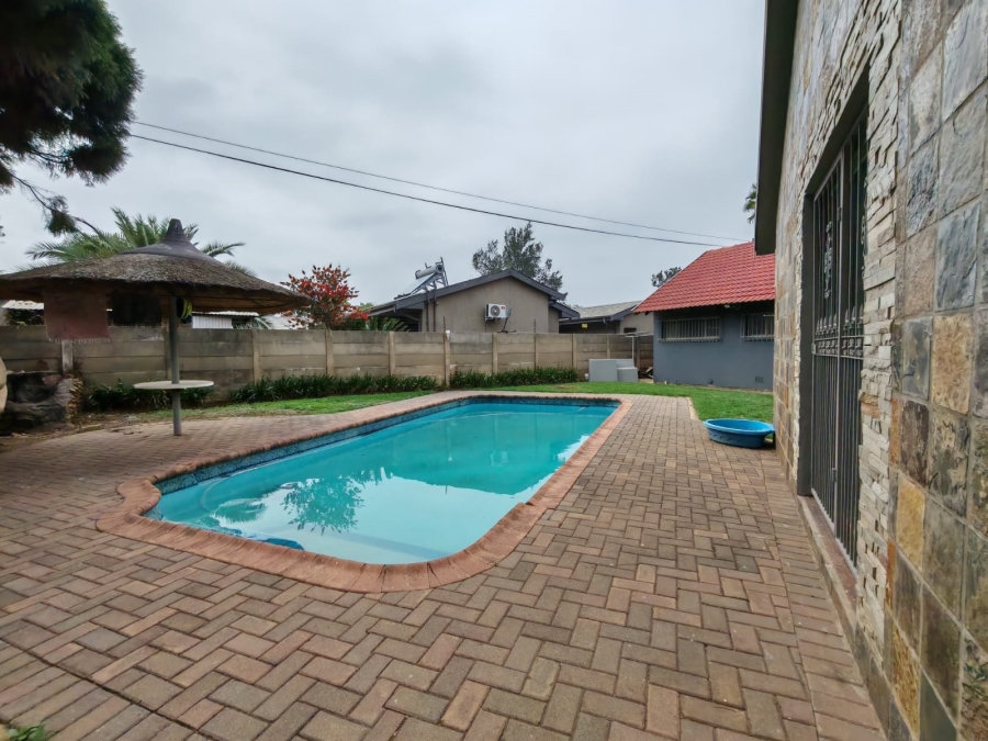 4 Bedroom Property for Sale in Risiville Gauteng