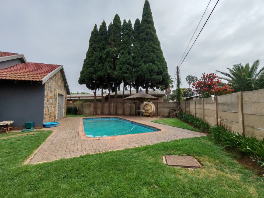 4 Bedroom Property for Sale in Risiville Gauteng