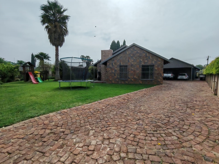 4 Bedroom Property for Sale in Risiville Gauteng