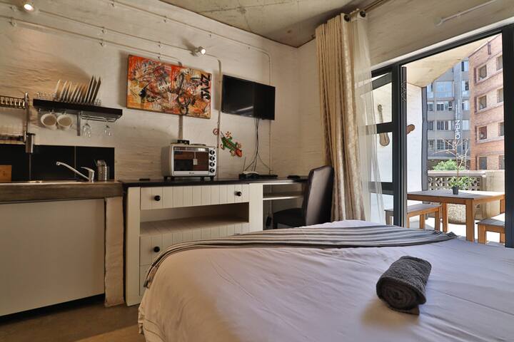 1 Bedroom Property for Sale in City and Suburban Gauteng