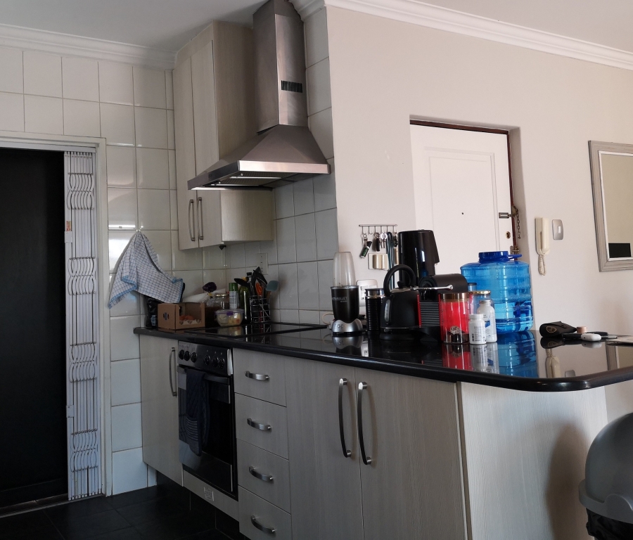 To Let 2 Bedroom Property for Rent in Dunkeld West Gauteng