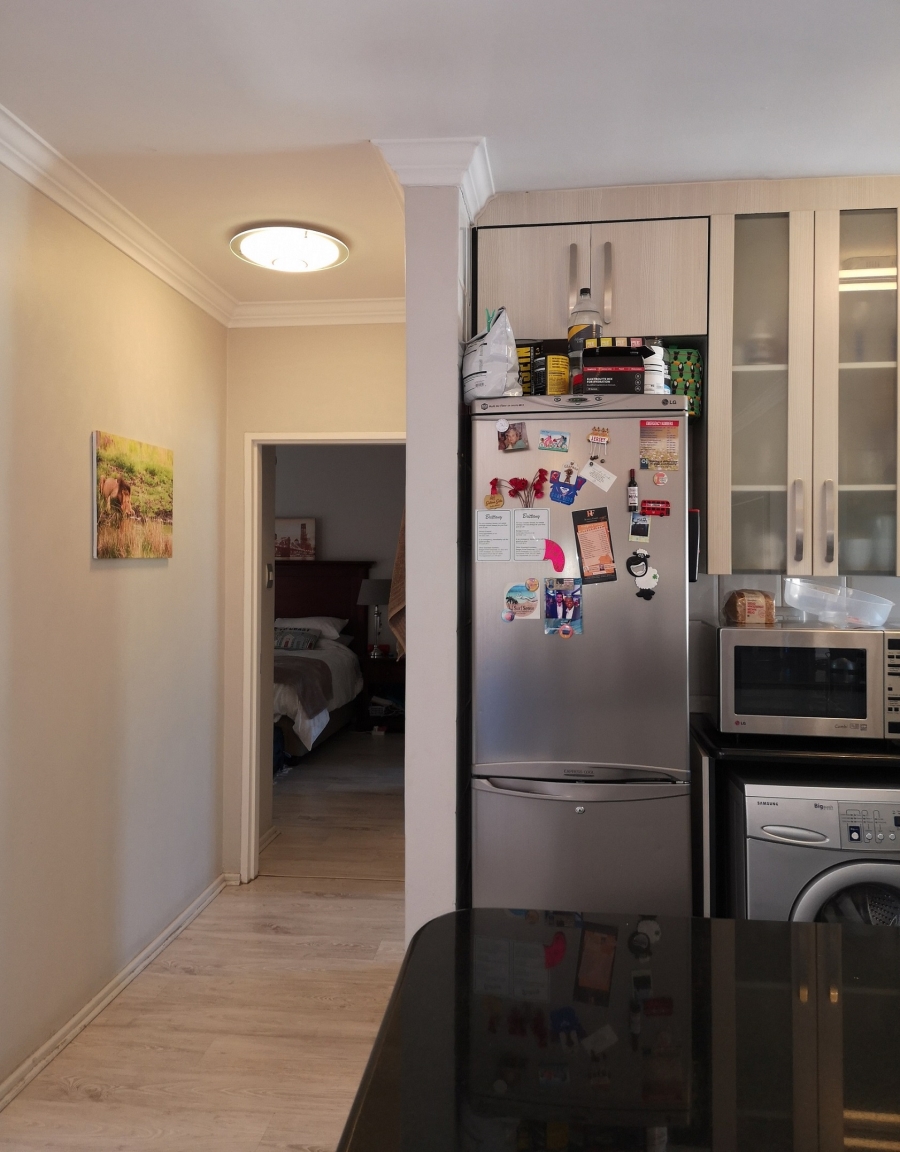 To Let 2 Bedroom Property for Rent in Dunkeld West Gauteng