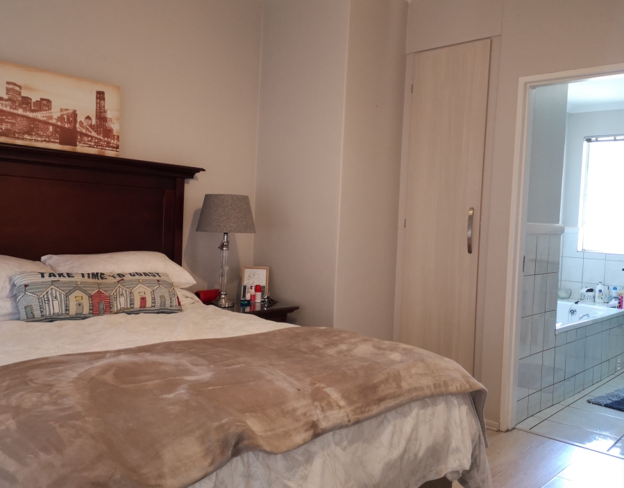 To Let 2 Bedroom Property for Rent in Dunkeld West Gauteng