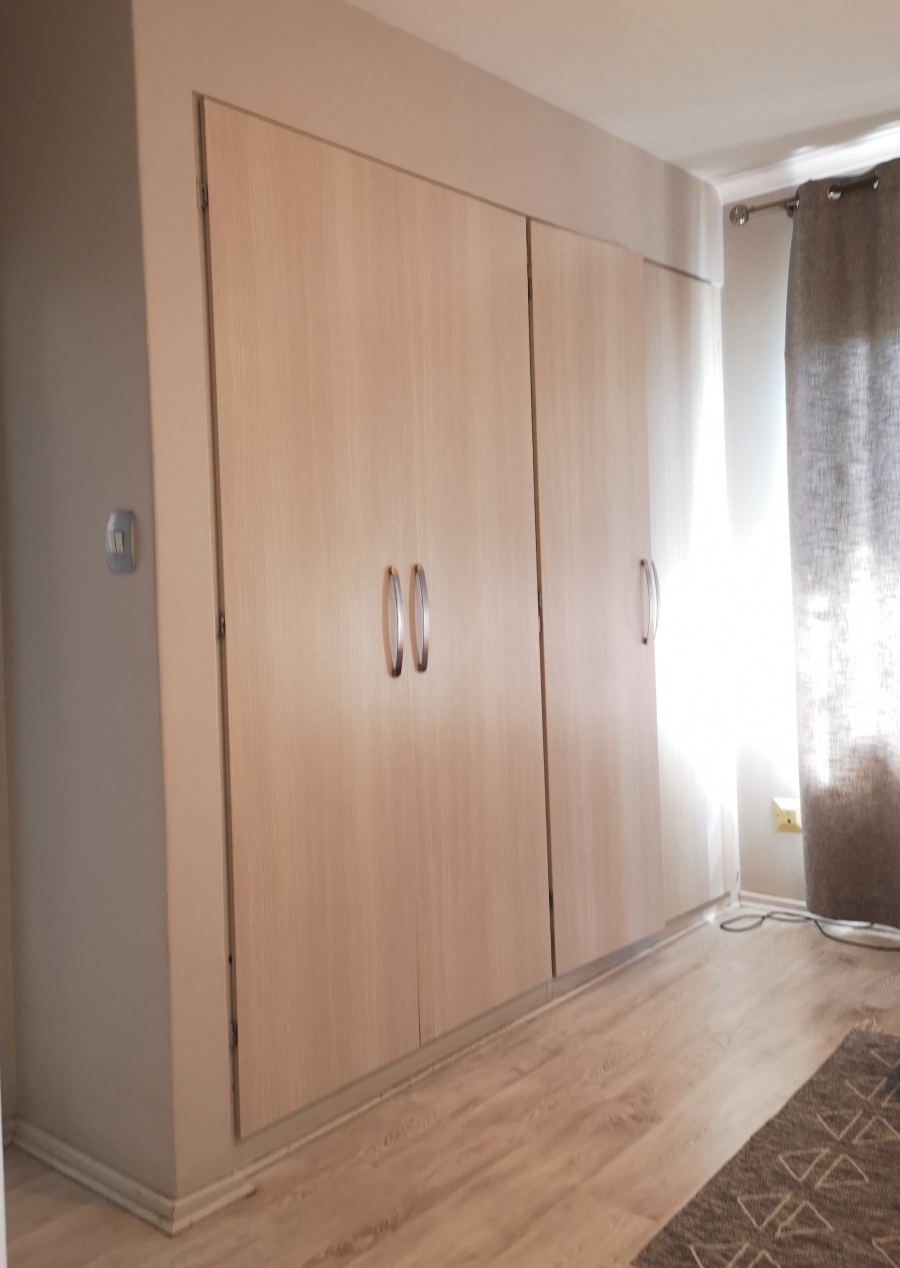 To Let 2 Bedroom Property for Rent in Dunkeld West Gauteng