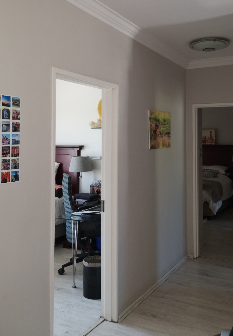 To Let 2 Bedroom Property for Rent in Dunkeld West Gauteng