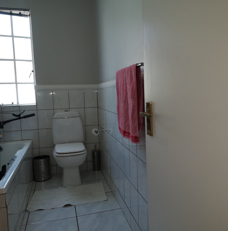 To Let 2 Bedroom Property for Rent in Dunkeld West Gauteng