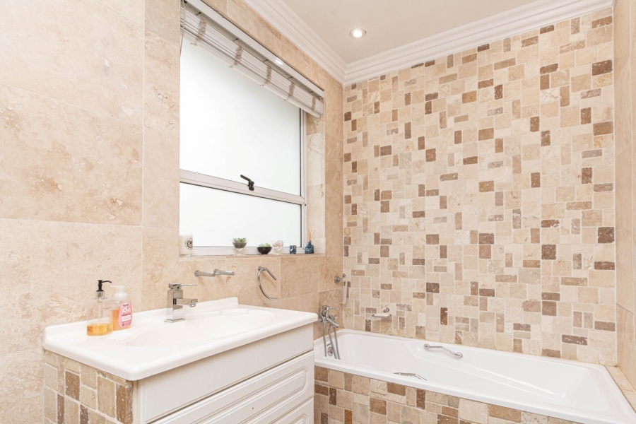 4 Bedroom Property for Sale in Cheltondale Gauteng