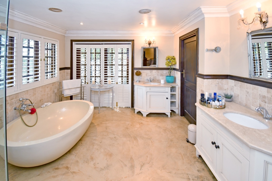 5 Bedroom Property for Sale in Morningside Gauteng