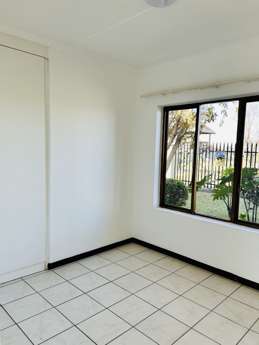 2 Bedroom Property for Sale in Helderwyk Gauteng