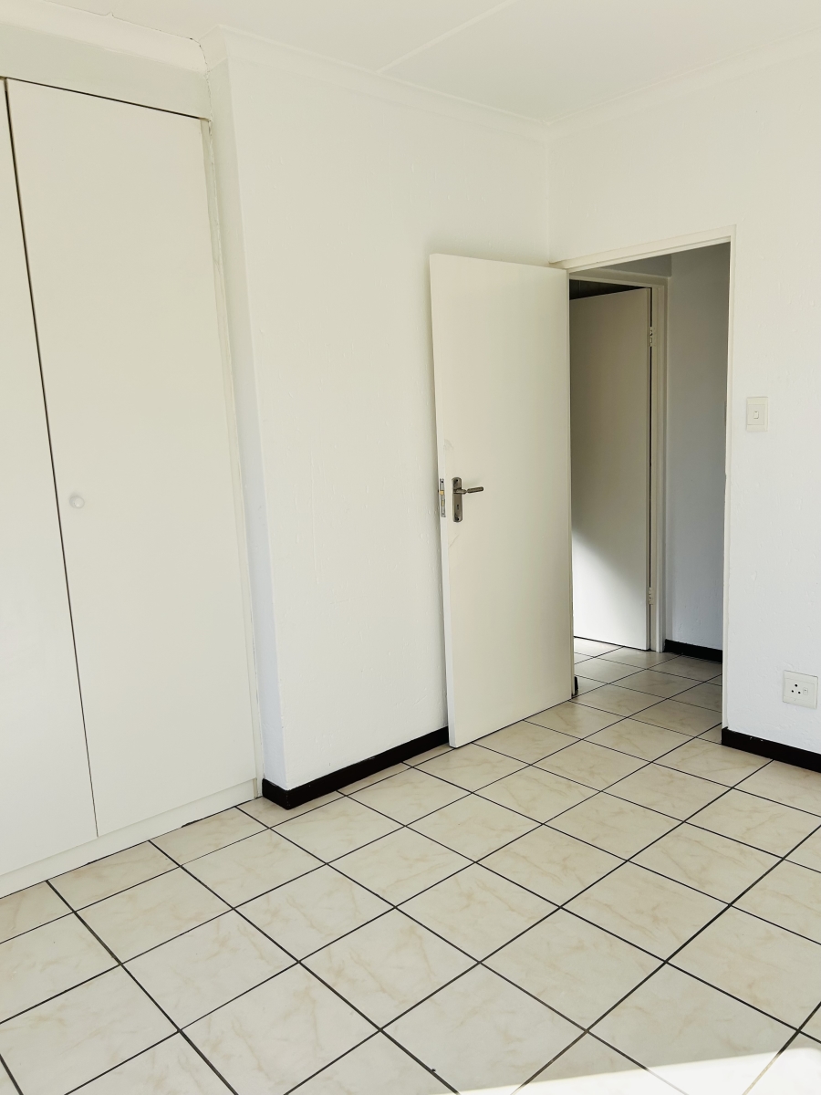 2 Bedroom Property for Sale in Helderwyk Gauteng