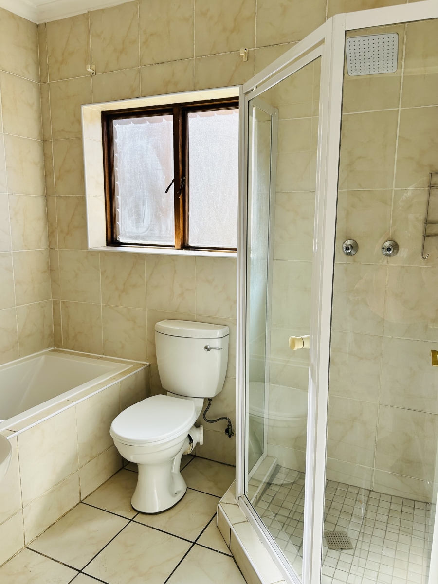 2 Bedroom Property for Sale in Helderwyk Gauteng
