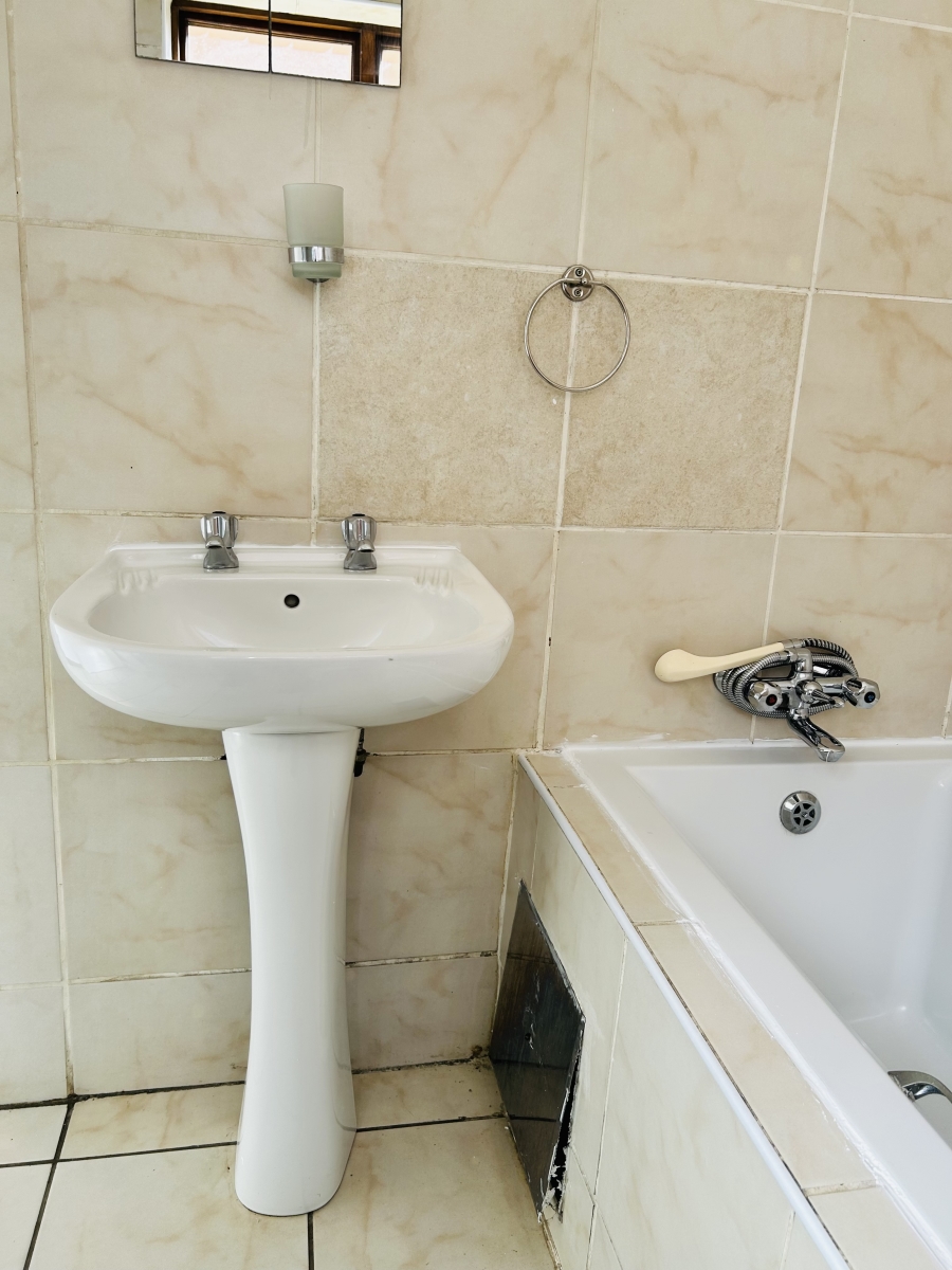 2 Bedroom Property for Sale in Helderwyk Gauteng