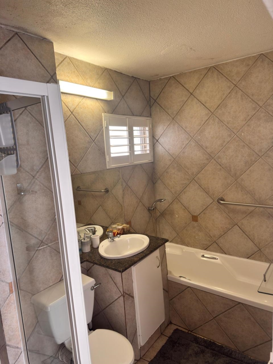 To Let 2 Bedroom Property for Rent in Morningside Gauteng