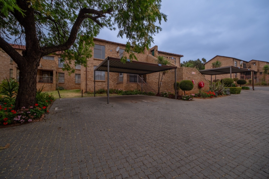 2 Bedroom Property for Sale in Amorosa Gauteng