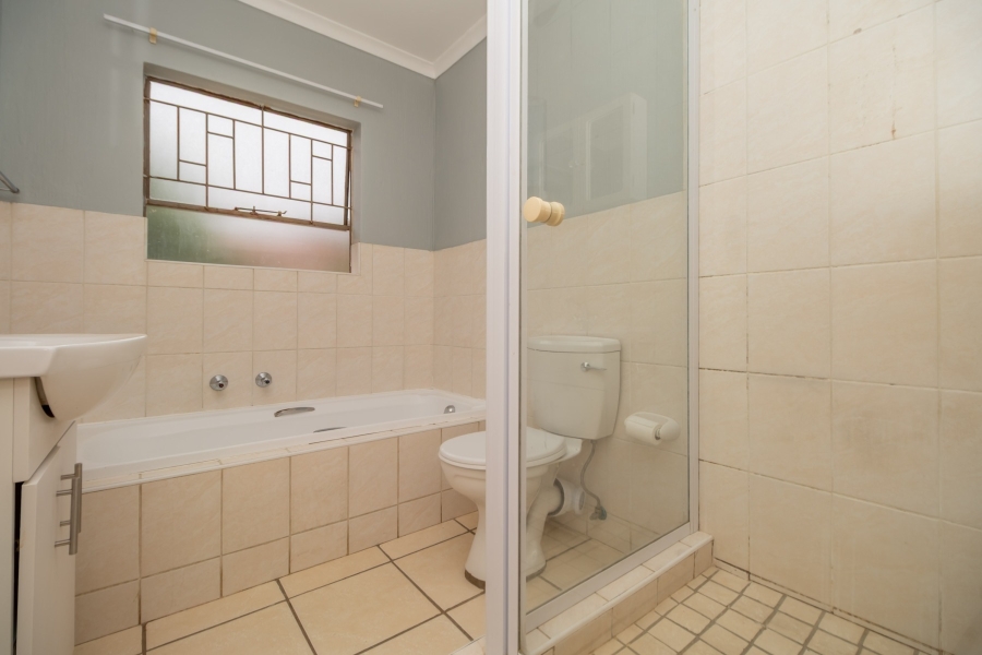 2 Bedroom Property for Sale in Amorosa Gauteng