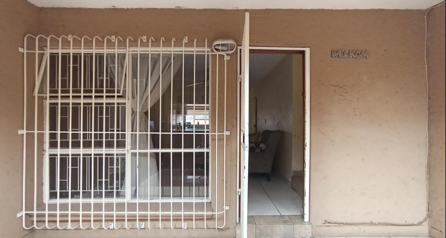 2 Bedroom Property for Sale in Edleen Gauteng