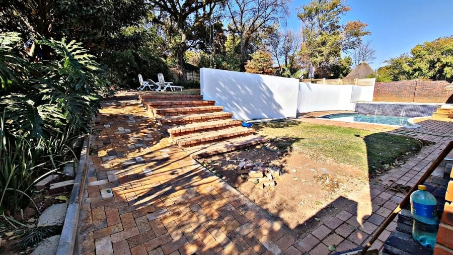 6 Bedroom Property for Sale in Waterkloof Gauteng