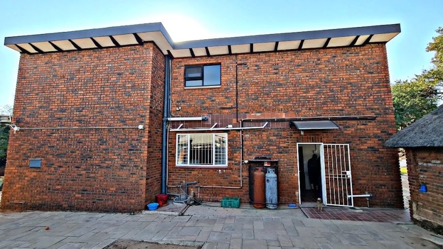 6 Bedroom Property for Sale in Waterkloof Gauteng
