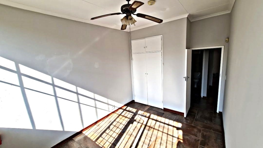 6 Bedroom Property for Sale in Waterkloof Gauteng