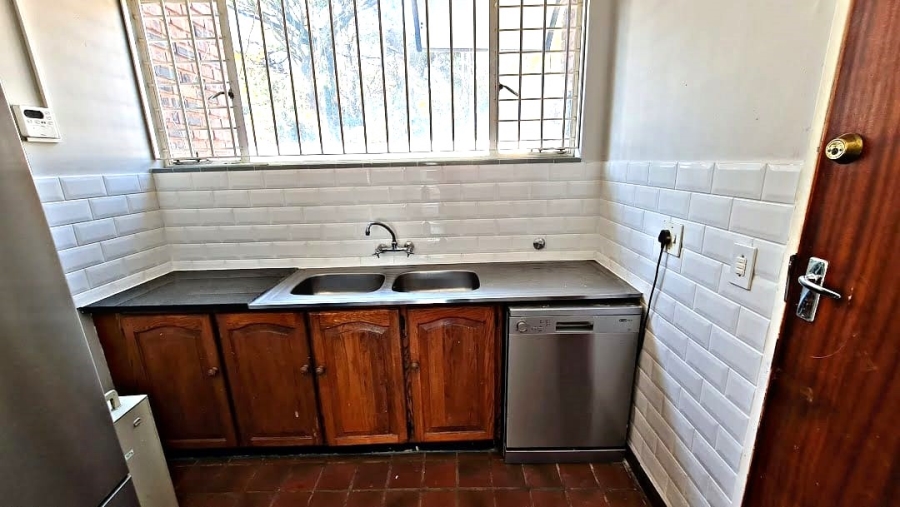 6 Bedroom Property for Sale in Waterkloof Gauteng