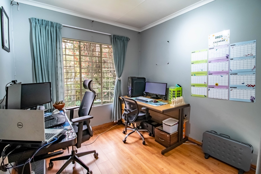 2 Bedroom Property for Sale in Douglasdale Gauteng