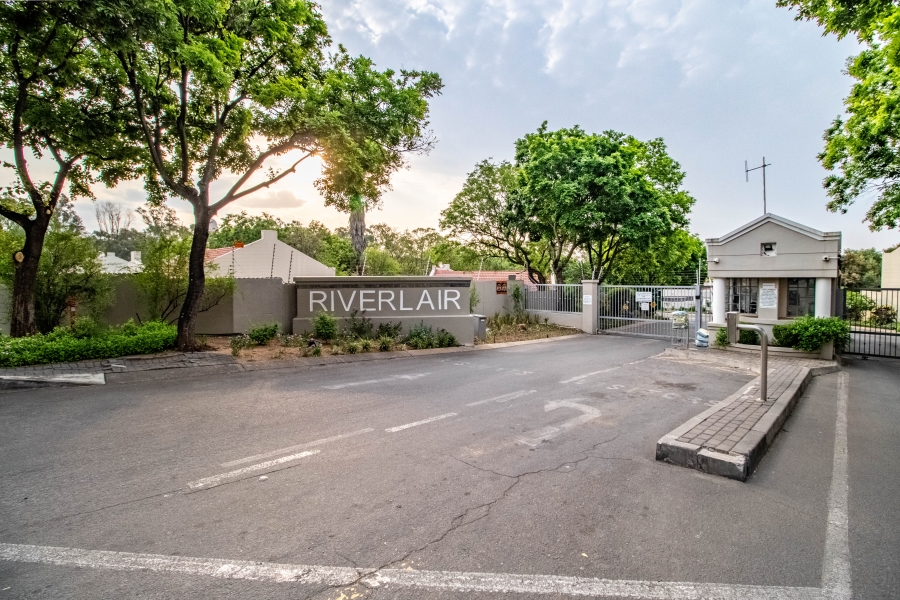 2 Bedroom Property for Sale in Douglasdale Gauteng