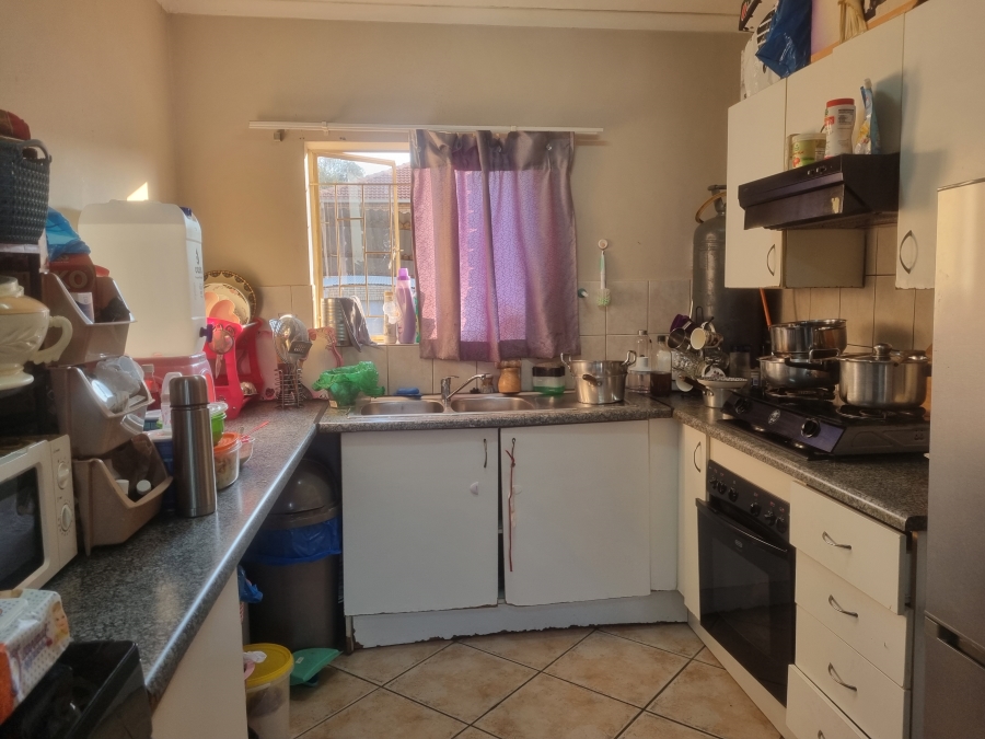 2 Bedroom Property for Sale in Greenhills Gauteng