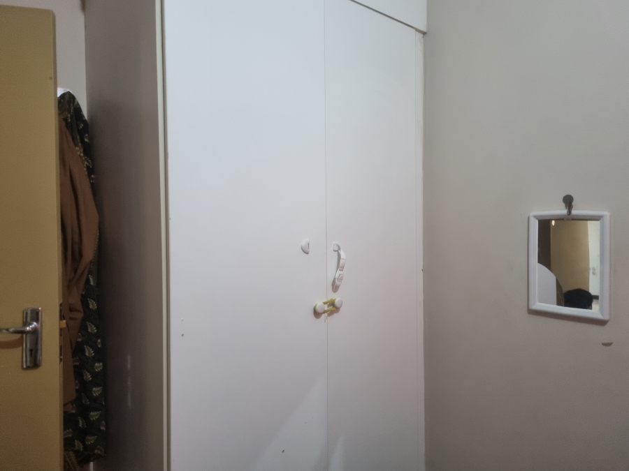 2 Bedroom Property for Sale in Greenhills Gauteng