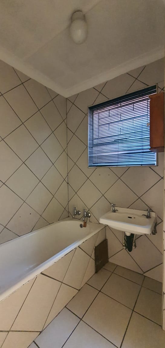3 Bedroom Property for Sale in Edleen Gauteng