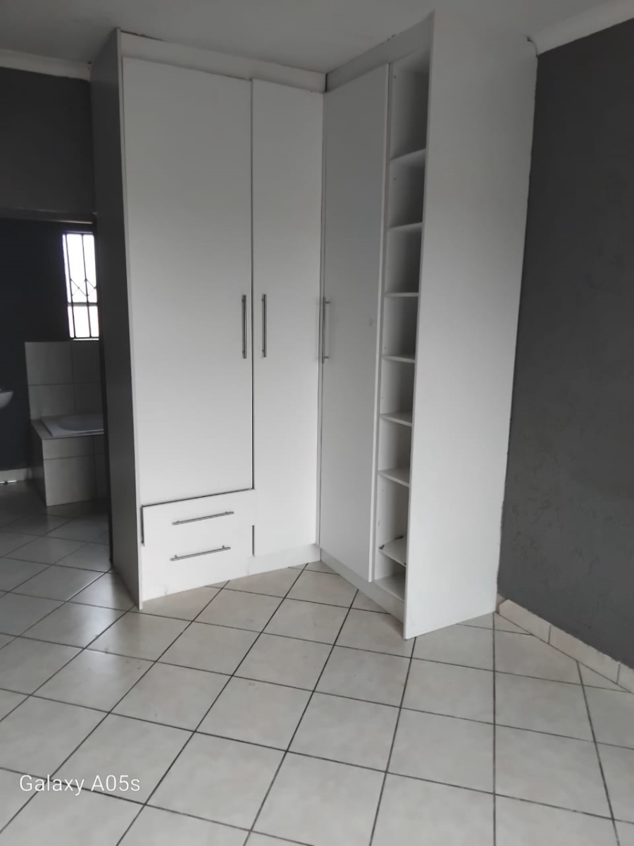 3 Bedroom Property for Sale in Dawn Park Gauteng