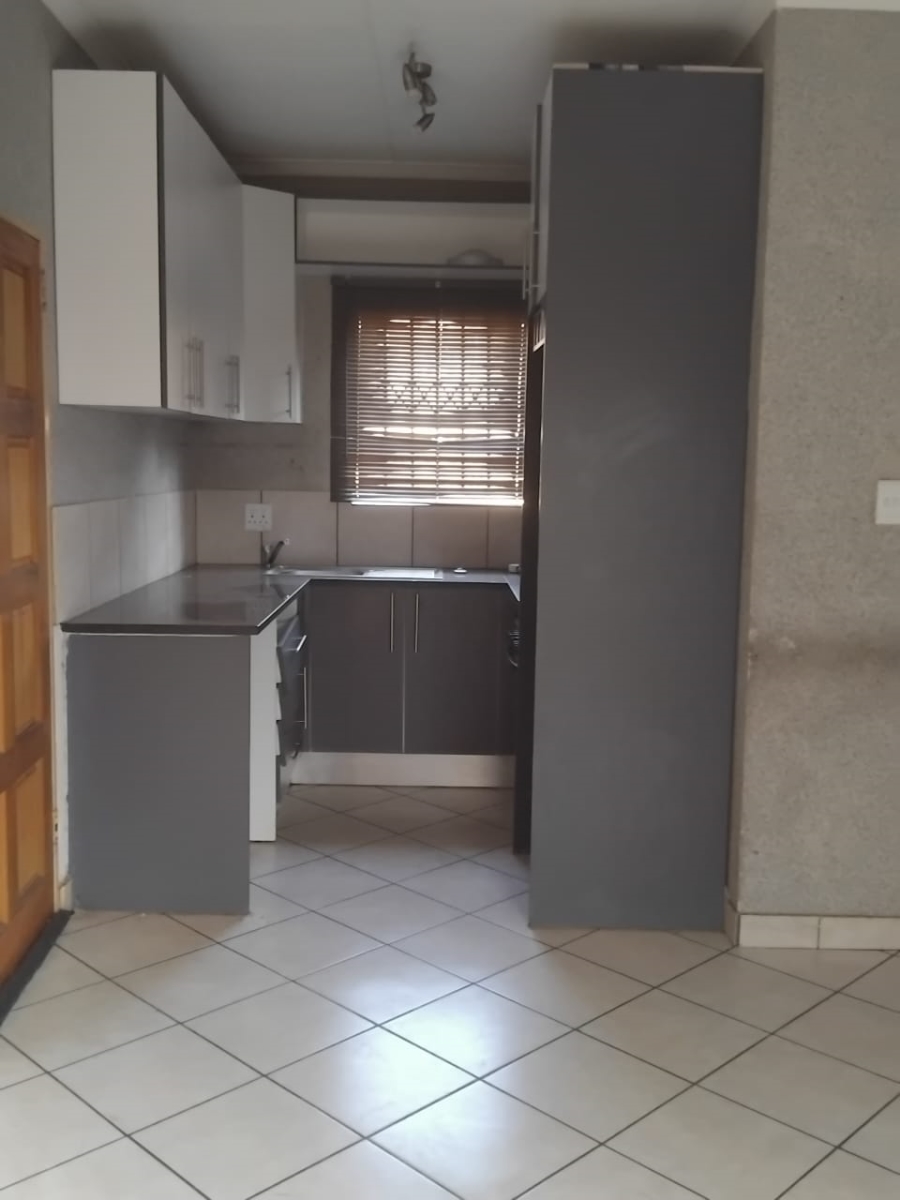 3 Bedroom Property for Sale in Dawn Park Gauteng