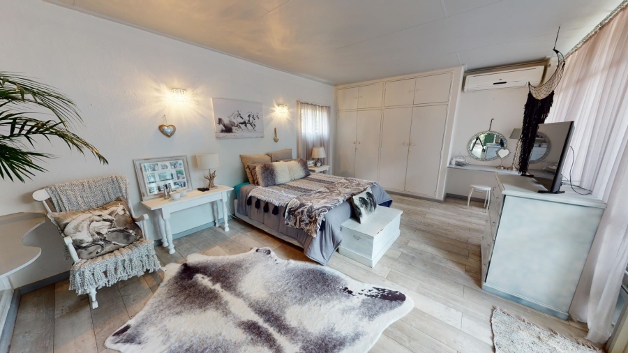 7 Bedroom Property for Sale in Theresa Park Gauteng