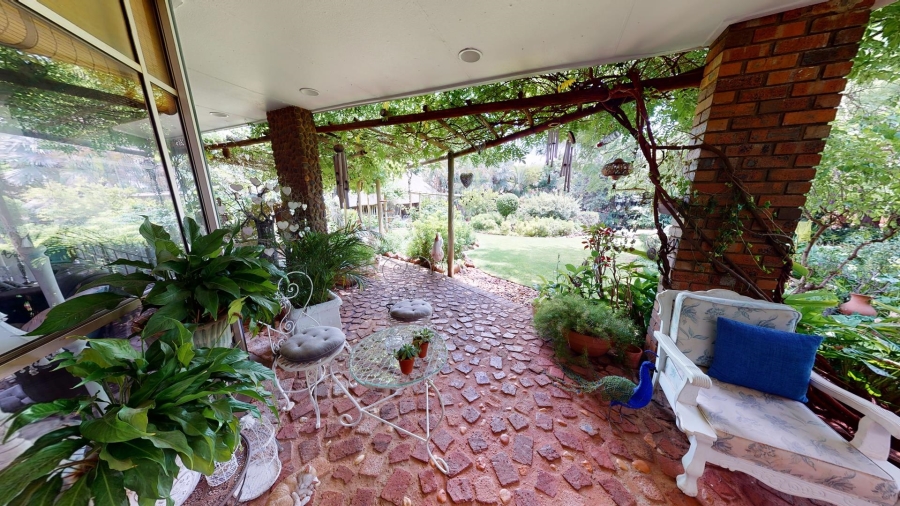 7 Bedroom Property for Sale in Theresa Park Gauteng