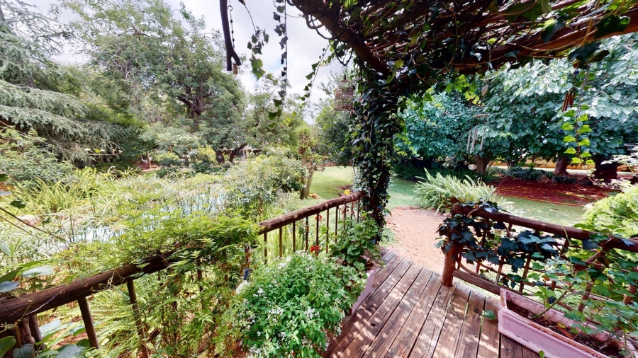 7 Bedroom Property for Sale in Theresa Park Gauteng