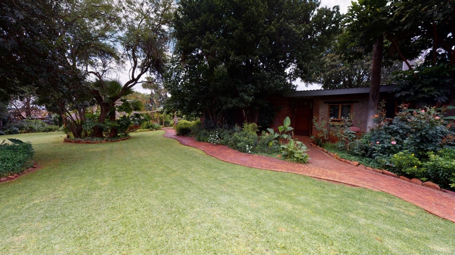 7 Bedroom Property for Sale in Theresa Park Gauteng