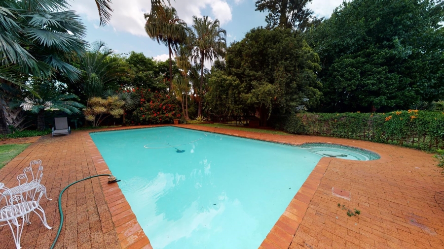 7 Bedroom Property for Sale in Theresa Park Gauteng