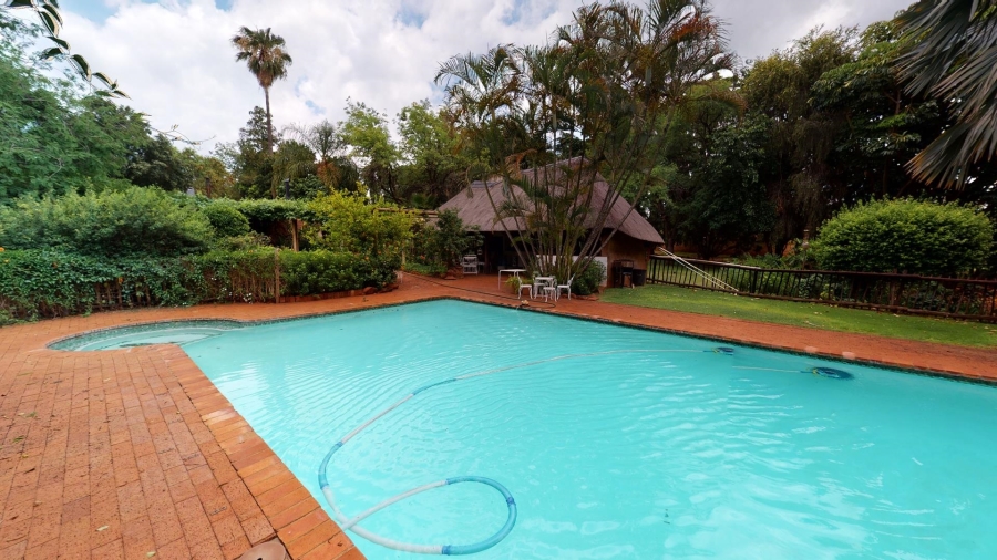 7 Bedroom Property for Sale in Theresa Park Gauteng