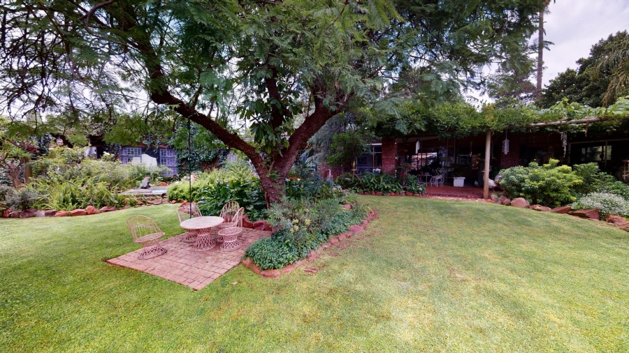 7 Bedroom Property for Sale in Theresa Park Gauteng