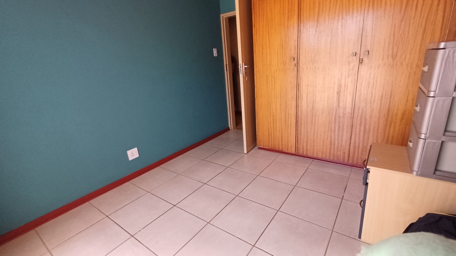 7 Bedroom Property for Sale in Dorandia Gauteng