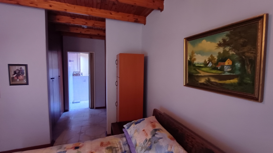 7 Bedroom Property for Sale in Dorandia Gauteng