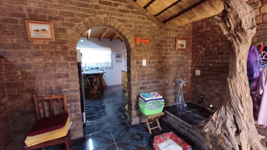 7 Bedroom Property for Sale in Dorandia Gauteng