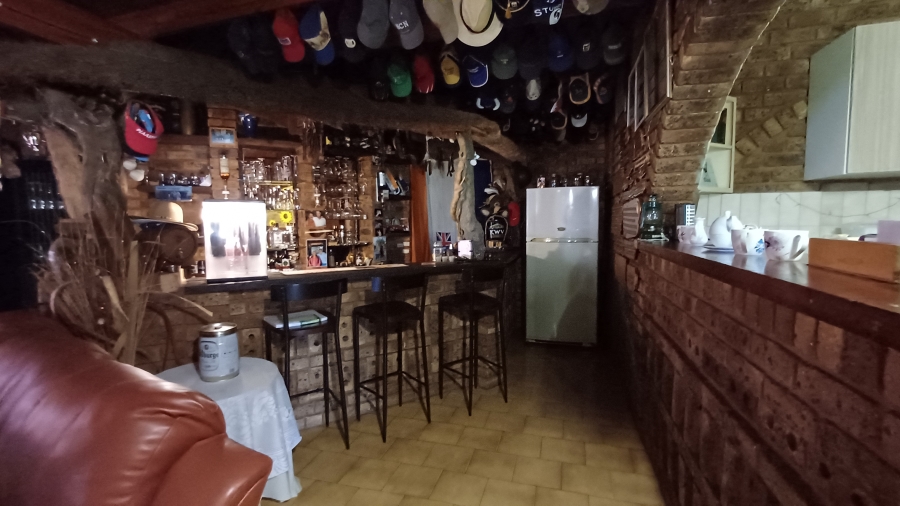 7 Bedroom Property for Sale in Dorandia Gauteng