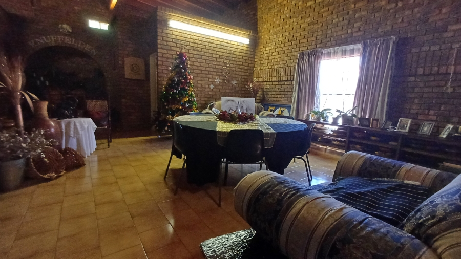 7 Bedroom Property for Sale in Dorandia Gauteng