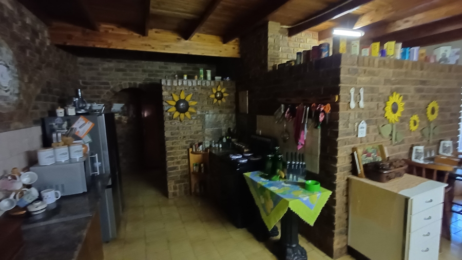 7 Bedroom Property for Sale in Dorandia Gauteng