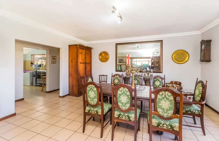4 Bedroom Property for Sale in Helikonpark Gauteng