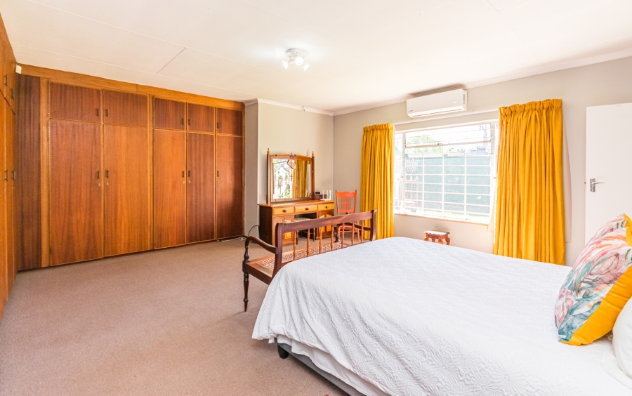 4 Bedroom Property for Sale in Helikonpark Gauteng