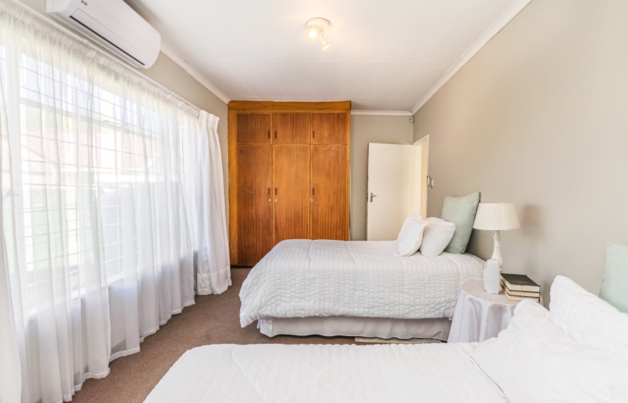 4 Bedroom Property for Sale in Helikonpark Gauteng