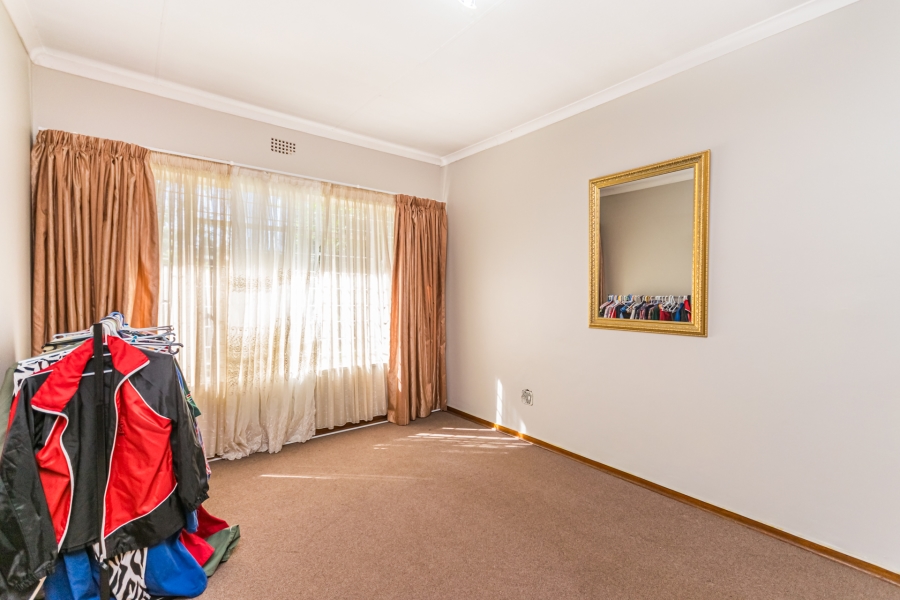 4 Bedroom Property for Sale in Helikonpark Gauteng